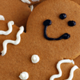 Tempo di preparazione e cottura: 20 min piu’ 10 min cottura per ogni teglia e il tempo per la decorazione (nonche’ il riposo dell’impasto) Ingredienti per circa 40 biscotti (di...